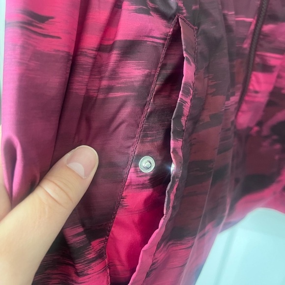 Women’s Lululemon Rain For Daze Jacket | Size 10 - Picture 8 of 14